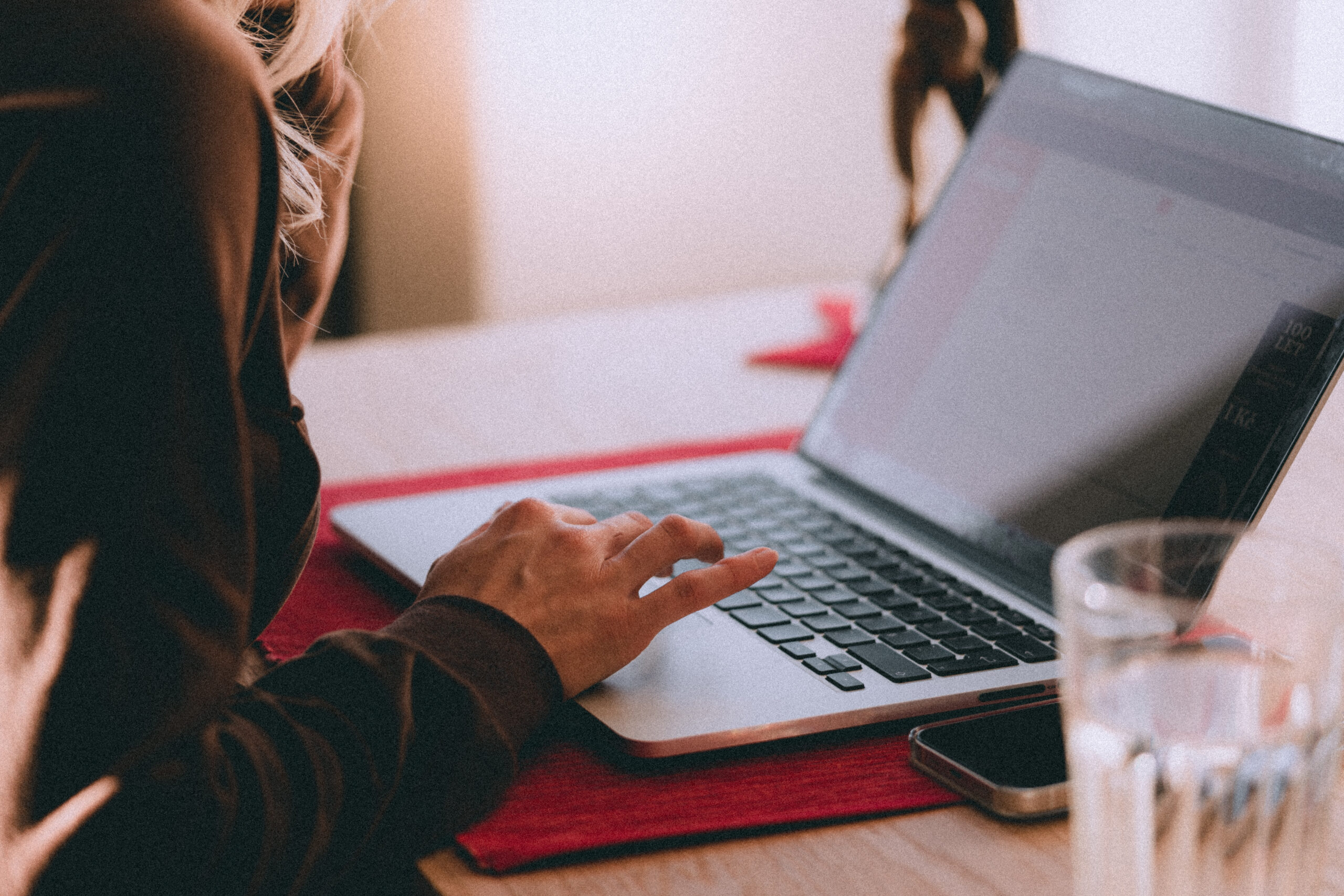 Startup Marketing Agentur finden: Welche Online Marketing Firma passt zu deinem jungen Unternehmen?